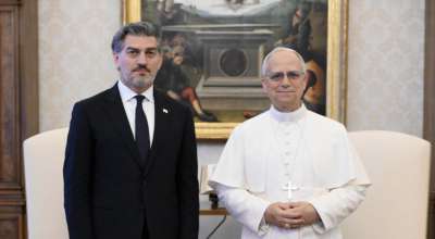 &ldquo;მნიშვნელოვანია, რომ რომის ახალ პაპთან პირადი შეხვედრა მოხერხდა &ndash; ძალიან უბრალო ადამიანის შთაბეჭდილება დატოვა, იმდენად უშუალო იყო ჩვენი დიალოგი, ბოლოს საუბარი ფეხბურთზე დავამთავრეთ&rdquo; - მიხეილ ყაველაშვილი