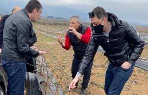 "სტუ&shy;მა&shy;რი ჩვე&shy;ნი მოც&shy;ვის ბა&shy;ღებ&shy;ში" - აჩი არველაძე გიორგი გახარიას სტუმრობის ამსახველ ფოტოებს აქვეყნებს