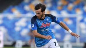 "კვარაცხელიას ანარქიულმა სტილმა იტალიური ფეხბურთი შტურმით აიღო" - The New York Times