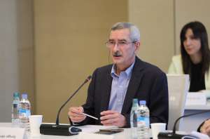 "შეხედეთ, როგორ იზრდება კორონავირუსის შემთხვევები, ჯომოლუნგმაზე ავდივართ"