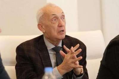 "ნორმალურად ცხოვრების შესაძლებლობა გადის პირბადეებზე"