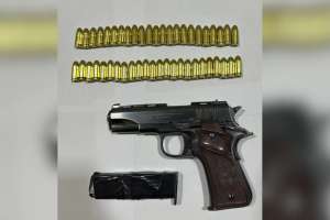 პოლიციამ თბილისსა და რეგიონებში უკანონო ცეცხლსასროლი იარაღები და საბრძოლო მასალა ამოიღო