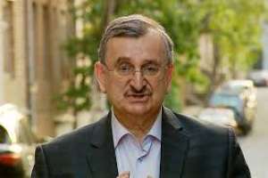 "ძალიან კარგი სტუდენტი, ხუთოსანი, მაგრამ აქ არის ოროსანი მინისტრი" - რომან გოცირიძე თურნავაზე