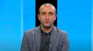 ,,იდიოტიზმს, რომელიც ახლა აქვთ მოწყობილი, იმ უიდეობას, რომელიც ახლა თბილისის ქუჩებში ხდება, სჯობს, დროზე შევიდნენ პარლამენტში"- იაგო ხვიჩია