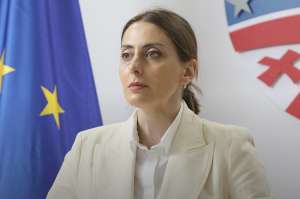 "არ ვემხრობი საპარლამენტო და საკრებულოების ბოიკოტს, არც მანდატების დატოვებას"- ხატია დეკანოიძე