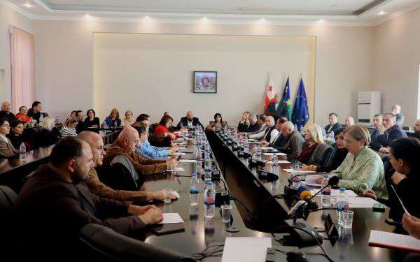 ქუთაისის მუნიციპალიტეტის საკრებულომ პირველი რიგგარეშე სხდომა გამართა