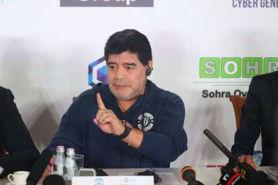 მარადონას „მანჩესტერ იუნაიტედის“ მწვრთნელობა სურს