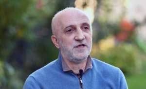 "რა ობიექტურ აუცილებლობას შეიძლებოდა გამოეწვია მისი ასეთი უპრეცედენტო ფორმით მინსკში მივლინება?"