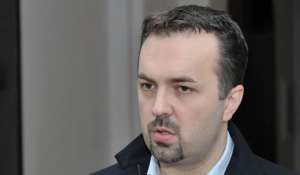 "ივანიშვილს პოლიტიკაში უყვარს &bdquo;დურაკას&ldquo; თამაში, უნდა ბევრი კოზირი ჰქონდეს, რომ ბოლოს ამ კოზირებით მოიგოს, ხოლო ტრამპი &bdquo;ჯოკერს&ldquo; თამაშობს და დარწმუნებულია, რომ ორივე &bdquo;ჯოკერი&ldquo; მის ხელშია" - დიმიტრი შაშკინი