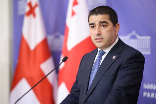 “ბრიტანეთის საელჩო ფიქრობდა, რომ ჩაქუჩს დაარტყამდა, მაგრამ ეს ჩაქუჩი, საბოლოო ჯამში, თითზე დაირტყა, ვინაიდან საკუთარი თავი ამხილა საქართველოში ექსტრემიზმის, სიძულვილის და პროპაგანდის დაფინანსებაში” - შალვა პაპუაშვილი