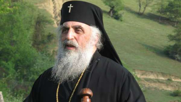 &quot;როდესაც მეუფე პეტრემ დაინახა, როგორი იყო სინოდის განჩინება, ისტერიკაში ჩავარდა, მივარდა პატრიარქს და დაუწყო თითების ქნევა&quot;