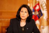 &quot; მზია ამაღლობელი არის ჩვენი სინდისი, ჩვენი სახე, სიამაყე, რომელიც წინააღმდეგობას უწევს ივანიშვილის რეჟიმის მცდელობას, საქართველო რუსეთში ჩაითრიოს&quot;- სალომე ზურაბიშვილი