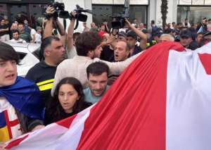 ბათუმის ნავსადგურში საკრუიზო ლაინერს აქციით დახვდნენ