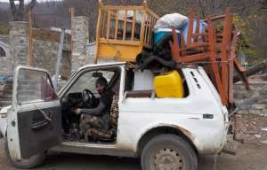 სომხები ქელბაჯარს ტოვებენ: "ცხედრებსაც ვიღებთ და კუბოები სომხეთში მიგვაქვს"