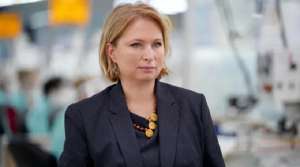 &ldquo;ეროვნული ბანკის მთელი გუნდი ჩვენი ფეხბურთელების დიდი გულშემატკივრები ვართ; გადავწყვიტეთ, შეგვეკვეთა მონეტა &ndash; მასზე გამოსახულია ახალი საფეხბურთო მაისური, რომელიც ჩვენი ნაკრების რებრენდინგის პროცესში შეიქმნა&rdquo; - ნათია თურნავა