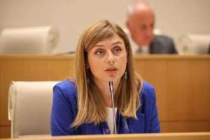 "  ბატონ პაპუაშვილს ვეტყვი, რომ აჯაფსანდალი ძალიან გემრიელი კერძია - შევჯერდებით &bdquo;ტექნიკურ მთავრობაზე&ldquo;, ქვეყანას ევროკავშირის გზაზე დავაბრუნებთ და ევროკავშირშიც შევიყვანთ " - თეონა აქუბარდია