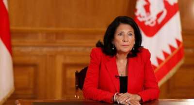 "პრემიერი, მთავრობა, უმრავლესობა უნდა გაემიჯნონ იმ რაღაც სამეულებს, ოთხეულებს თუ ვიღაცებს, რომლებიც წარმოუდგენელი ტექსტებით გამოდიან"