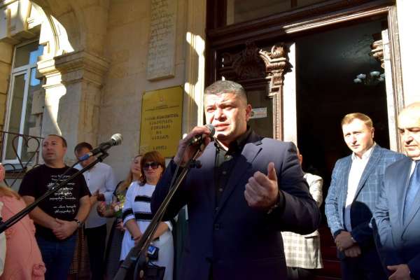 &quot;მინდა მივულოცო ყველა მოზარდს, სტუდენტს, მოსწავლესა და პედაგოგებს სასწავლო წლის დაწყება&quot; - დავით ერემეიშვილი
