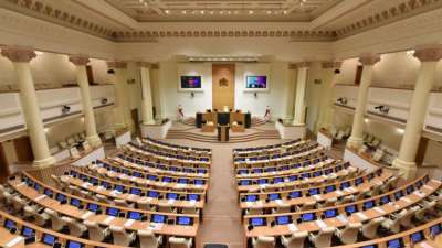 სისხლის სამართლის კანონმდებლობაში „სამშობლოს ღალატის“ მუხლის დაბრუნების ინიციატივა პარლამენტმა მესამე მოსმენით მიიღო