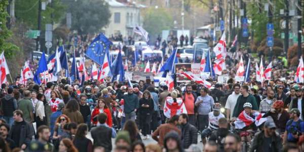რატომ არ ერთვება აქტიურად ოპოზიცია პროტესტში - გაზაფხულის მოლოდინი
