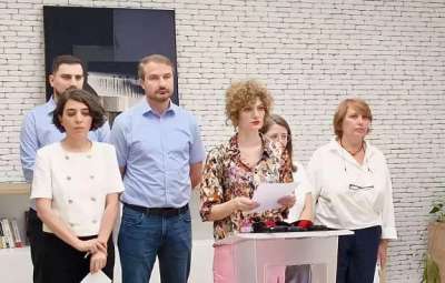 &ldquo;ანტიკორუფციული ბიუროს წერილი მივიღეთ, რომლითაც ე.წ. უცხოური აგენტების რეგისტრაციის შესახებ კანონის დარღვევას გვედავებიან და სისხლისსამართლებრივი პასუხისმგებლობით გვემუქრებიან&nbsp; - რუსული კანონებით ცხოვრებას არ ვაპირებთ&rdquo; - ექვსი არასამთავრობო ორგანიზაც