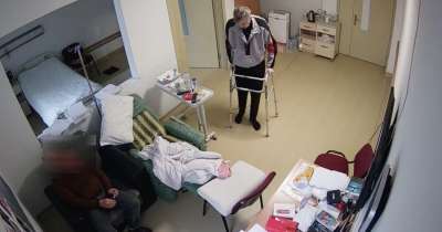 "ვადასტურებ, რომ დავკარგე გონება და თავი დავარტყი რკინის მაგიდას, გაუგებარია რაში სჭირდება კლინიკის დირექტორს ტყუილები"- მიხეილ სააკაშვილი