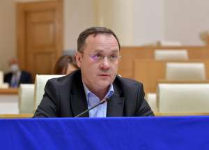 "ნაციონალურმა მოძრაობამ&ldquo; საკუთარ პარტიას მოუწყო ცხელი შემოდგომა და ზამთარი, ერთს ფიქრობენ, მეორე გამოუვიდათ"