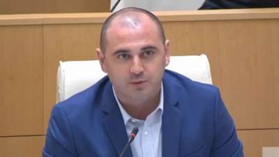 &ldquo;გამუდმებით ერთი სცენარია - &bdquo;მე ამასთან არ დავჯდები, მე უფრო ჭკვიანი და ლამაზი ვარ&ldquo;, გამოსავალი მარტივია: ინიციატივა აიღოს ხალხმა და ხალხი გავერთიანდეთ!&rdquo; - ლევან ხაბეიშვილი