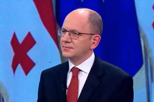 &quot;დაკისრებული მოვალეობების შესრულების ნაცვლად, ბავშვივით ჭირვეულობს&quot; - გია აბაშიძე პრეზიდენტზე