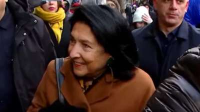 "არ გვინდა, არც  &bdquo;სალომე, სალომე&ldquo;, არც &bdquo;მადლობა, მადლობა&ldquo;, აქ ვართ ყველანი ერთი რამის გამო - მშვიდობა და სამართლიანობა რომ იყოს, საჭიროა ახალი არჩევნები!"