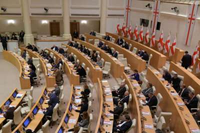 პარლამენტმა &bdquo;შეკრებებისა და მანიფესტაციების შესახებ&ldquo; კანონში ცვლილებები მესამე მოსმენით მიიღო