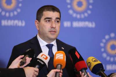 ,,სამარცხვინოა, რომ ქართველ ხალხს 20 წელია, იმ ევროპელი პოლიტიკოსების ყურება უწევს, რომლებიც ჯერ ხელისუფლებაში მყოფი სააკაშვილის დანაშაულებს ხელს აფარებდნენ, ახლა კი სამართლიანი სასჯელისგან მის დახსნას ცდილობენ"- შალვა პაპუაშვილი