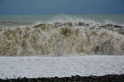 ზღვაზე შტორმული ღელვა &ndash; როგორი ამინდია მოსალოდნელი საქართველოში