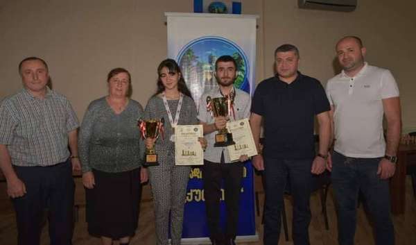 დავით ერემეიშვილი და კობა ფხაკაძე ჭადრაკში საქართველოს ჩემპიონატის გამარჯვებულებს შეხვდნენ