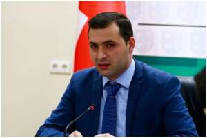 "შესაძლოა ისევ ჩაკეტვის და შეზღუდვების წინაშე დავდგეთ" - ბექა ფერაძე