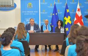 ქუთაისის მერიაში გაეროს ბავშვთა ფონდმა მსოფლიო ბავშვთა დღე აღნიშნა