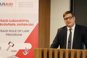 "ქალთა უფლებების დაცვა - ადმინისტრაციული ღონისძიებები და სოციალური გარანტია" - USAID სამართლის უზენაესობის პროგრამის ფარგლებში&nbsp; შეხვედრა გაიმართა