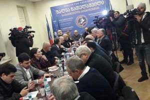 &ldquo;ვინც სიტყვას გატეხს, იქნება მოღალატე&rdquo; - ვინ აწერს ხელს &ldquo;ნაცმოძრაობის&rdquo; დოკუმენტს და ვინ არა