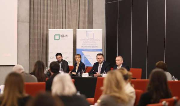 არჩევნებზე რეგისტრირებული პარტიებისა და ადგილობრივი დამკვირვებელი ორგანიზაციების წარმომადგენლებთან საინფორმაციო შეხვედრა გაიმართა