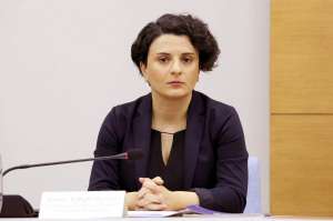 "ასეთ კრიზისულ სიტუაციაში, როცა ქვეყანა უსაფრთხოების კუთხით რისკების წინაშე იმყოფება, ხელისუფლების შეცვლა, მთავრობის, პრემიერის გადადგომა მიზანშეწონილად არ მიმაჩნია" -ნათია მეზვრიშვილი