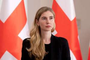 " ივანიშვილის ხელისუფლება მორიგ დეზინფორმაციას ავრცელებს მაშინ, როდესაც ევროკავშირის ათჯერ უფრო მეტი დახმარება სწორედ სახელმწიფო უწყებებს ხმარდება " -  თინა ბოკუჩავა