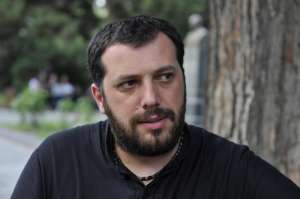 "ვინც აგრესიული გამოსვლებით სიწმინდეს იცავს, არის ღვთის მგმობელი" - მამა პეტრე