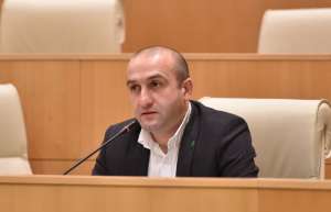 “არანაირი 4 ოქტომბრისთვის მზადება არ არსებობს, არავინ 4 ოქტომბრისთვის პასუხისმგებლობას არ იღებს, არავინ ამბობს ვინ რას აპირებს 4 ოქტომბერს – ყველაფერი ისეა, თითქოს ბოლოს ვიღაცამ უნდა თქვას გეხუმრებოდითო” - იაგო ხვიჩია