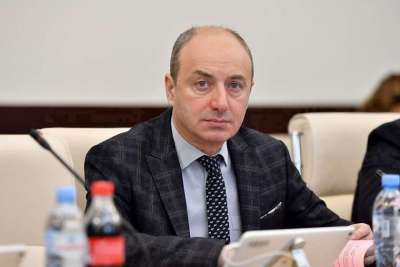 &ldquo;შემიძლია, პაატა ბურჭულაძეს სანაძლეო დავუდო &ndash; 4 ოქტომბერს, 20:00 საათზე ხელისუფლება ბურჭულაძეს თუ არ გადაეცა, მაშინ მან &bdquo;ღვინოვ კახურო&ldquo; იმღეროს&rdquo; - გურამ მაჭარაშვილი