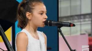 "საქართველო ლამაზო" - გიორგი ანწუხელიძის შვილის შესრულებით (ვიდეო)