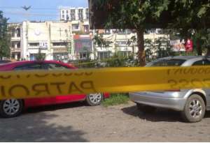 არსებული ინფორმაციით, ქუთაისში, &bdquo;საქართველოს ბანკის&ldquo; ფილიალში შეჭრილი შეიარაღებული პირი 2 მილიონ დოლარს ითხოვს