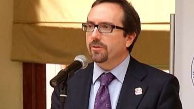 &bdquo;ღრმად დამწუხრებული ვარ, რომ აქამდე მივიდა&ldquo; - ჯონ ბასი სავიზო შეზღუდვებზე