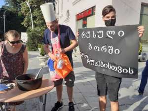 ქუთაისში "პატრიოტთა ალიანსის" საარჩევნო სიის წარდგენაზე ბორში მიიტანეს