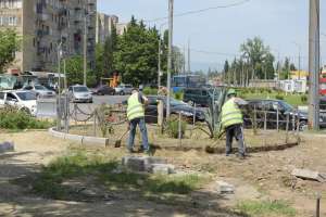 ქუთაისში სკვერების კეთილმოწყობის სამუშაოები ინტენსიურად მიმდინარეობს