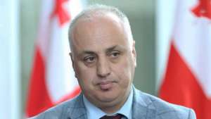 "6 წელზე მეტი ასაკის ავტომობილების აკრძალვა ლოგიკას მოკლებულია და უნდა გადაიხედოს" - დიმიტრი ხუნდაძე